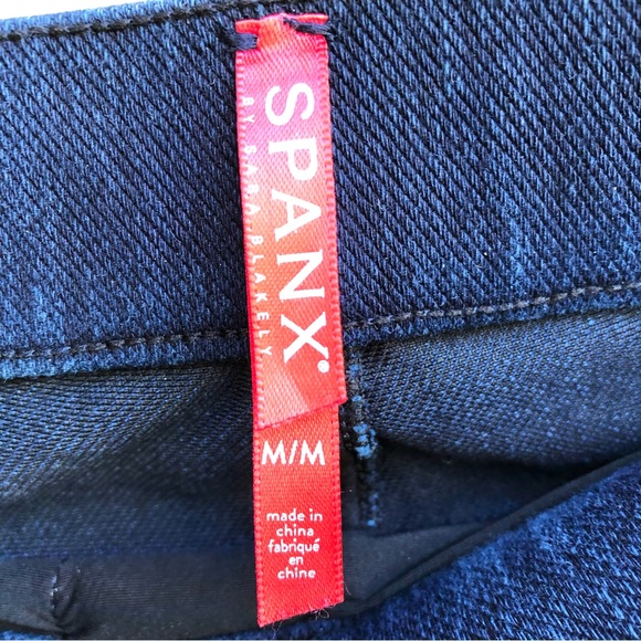 Spanx Dark Wash Jeans Pull On EUC Sz Medium - Picture 4 of 5